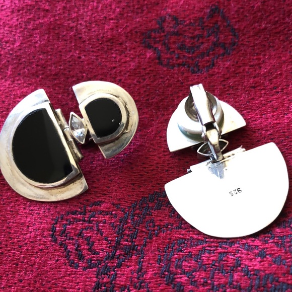 Jewelry - Vintage sterling onyx and zirconia earring.